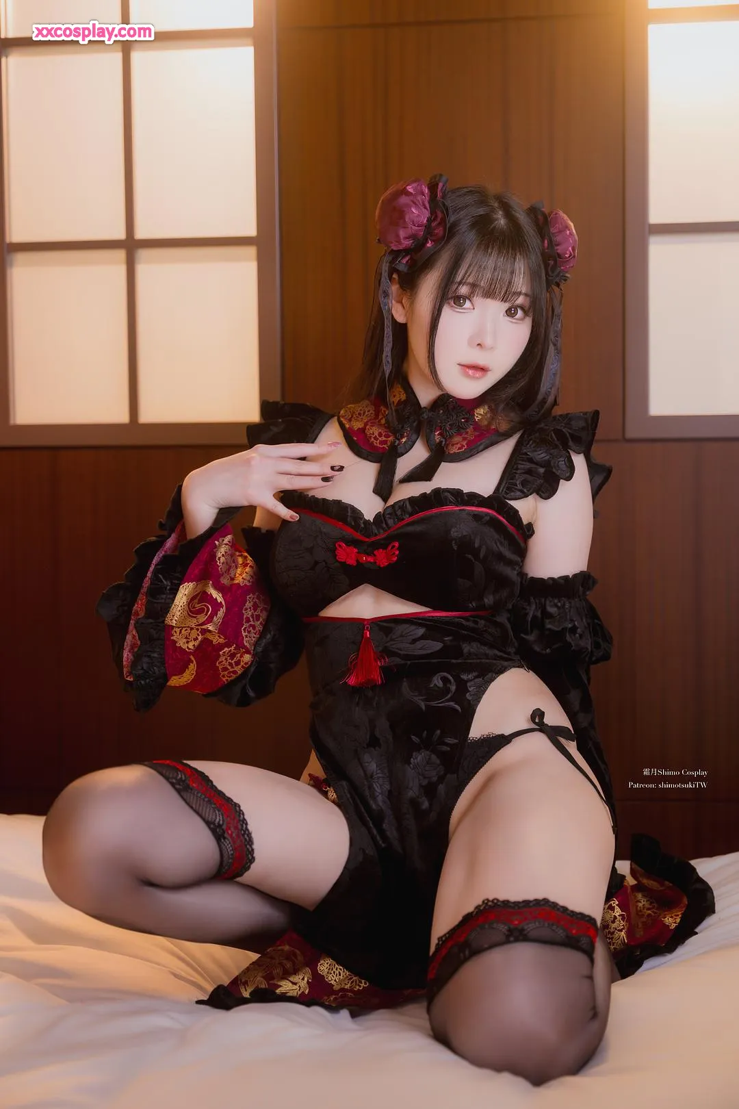 Shimo's Seductive Cheongsam